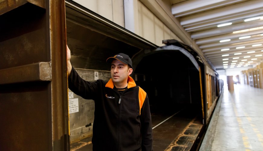 ColliCare-employee controlling both train and cargo at a terminal located in Italy