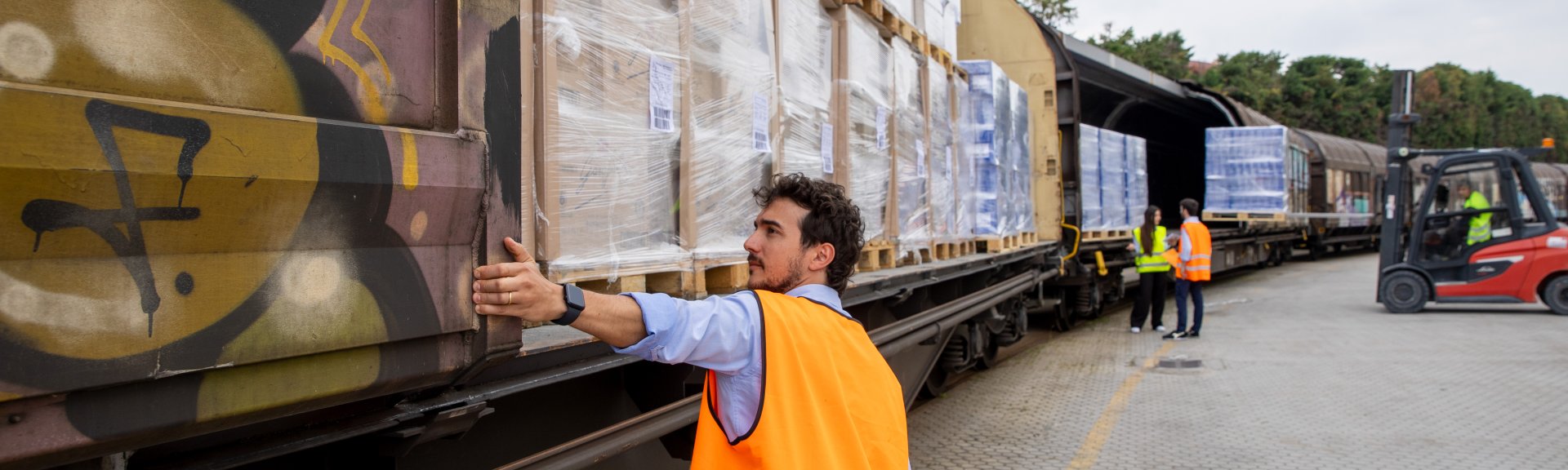 Loading train in Modena