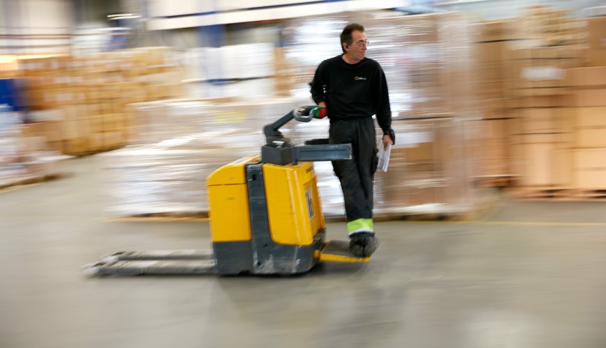 ColliCare-lageransatte tar vare på dine varer i et av våre store lagerlokasjoner omkring i Norge.